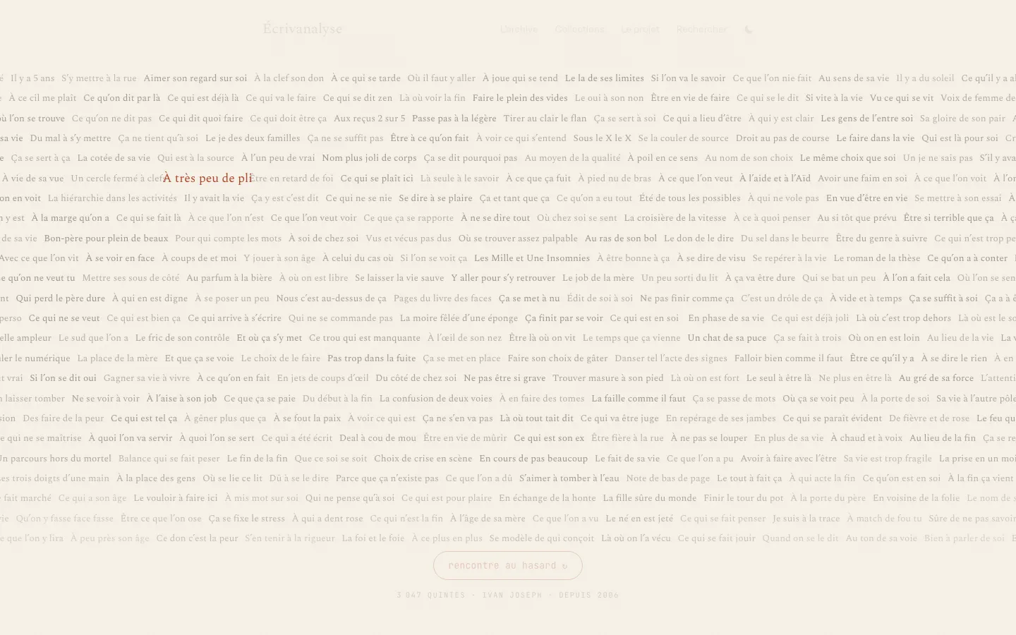 The wall: all 3,047 titles inked onto one paper surface, with one title, « À très peu de pli », lit in ochre